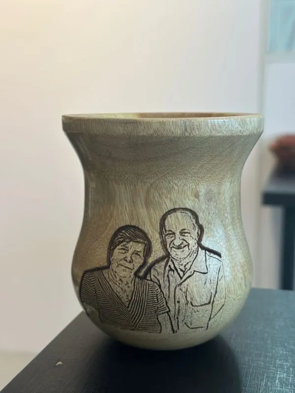 Cuia de Madeira Imbuia Personalizada com Gravação de Foto - Image 7