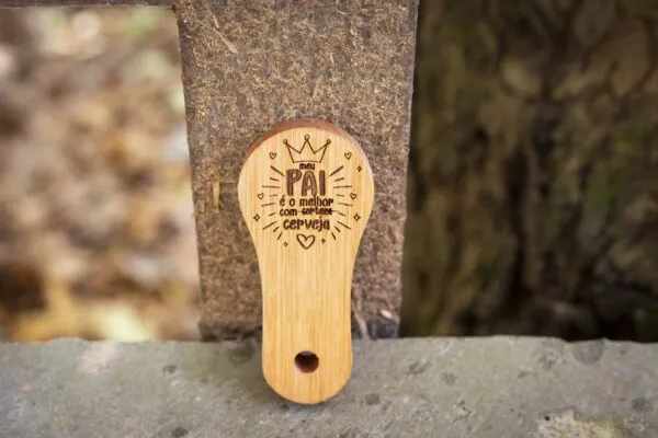 Abridor de Garrafa Personalizado em Madeira - Image 4