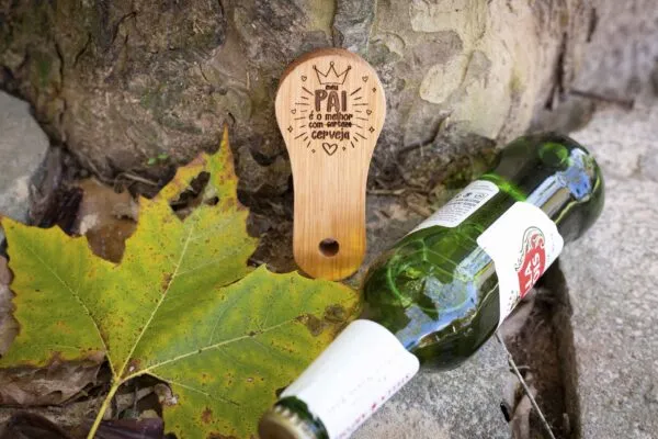 Abridor de Garrafa Personalizado em Madeira